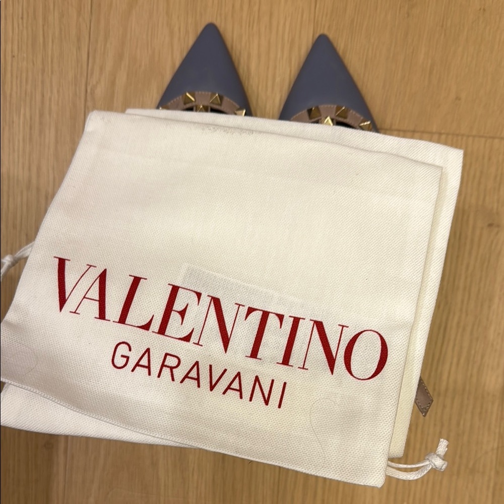 Valentino Rockstud T-strap Blue and Tan Studded Slingback Heels - Picture 9 of 9